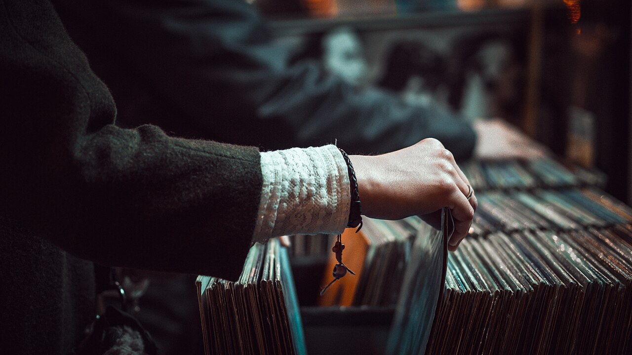 Browsing vinyl records